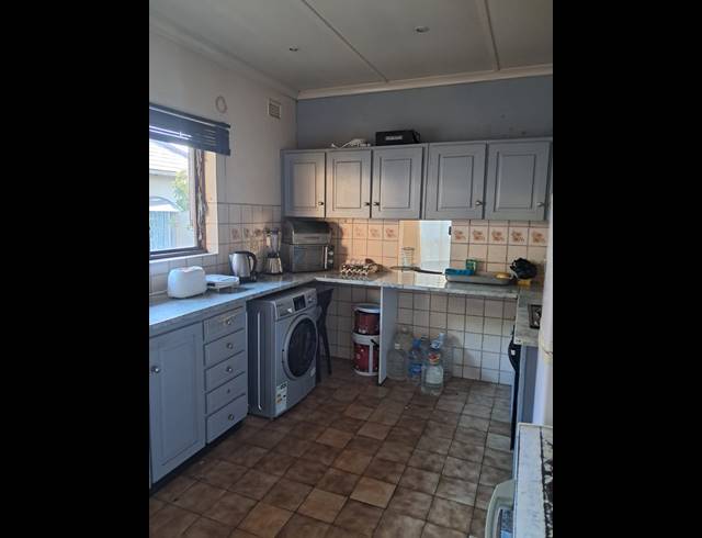 3 BEDROOM SIMPLEX SOLD IN BLUFF